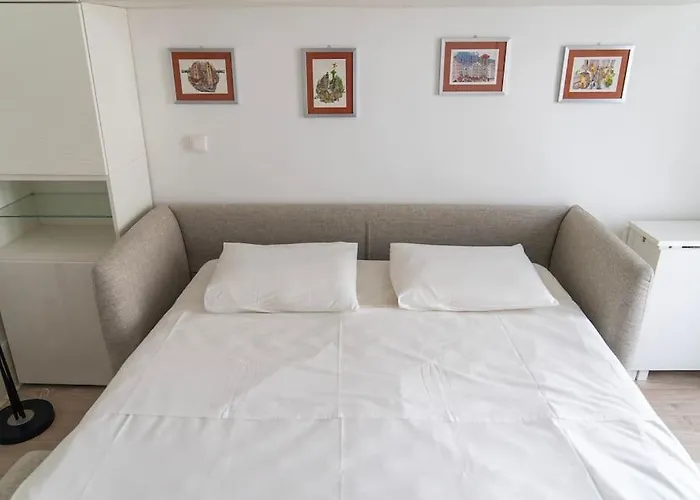Cozy Studio Batignolles 2p * Parijs